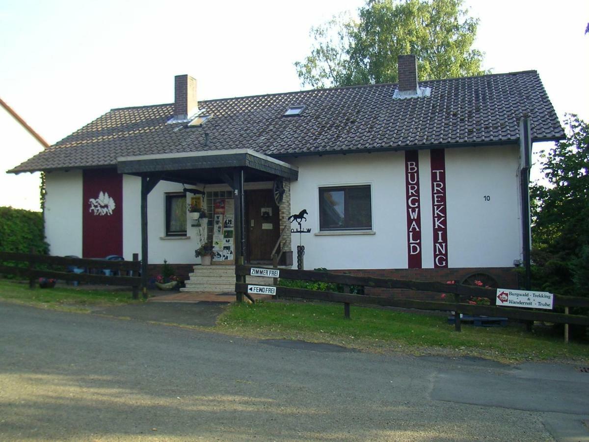 Gaestehaus Burgwald-Trekking Mittelsimtshausen 외부 사진