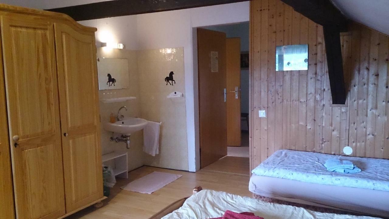 Gaestehaus Burgwald-Trekking Mittelsimtshausen 외부 사진