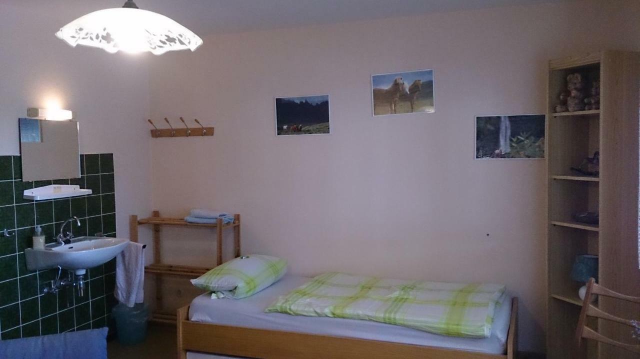 Gaestehaus Burgwald-Trekking Mittelsimtshausen 외부 사진